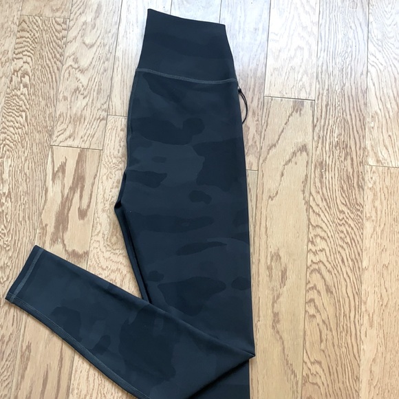 ALO HIGH WAIST VAPOR LEGGINGS - NWT! - Picture 11 of 13